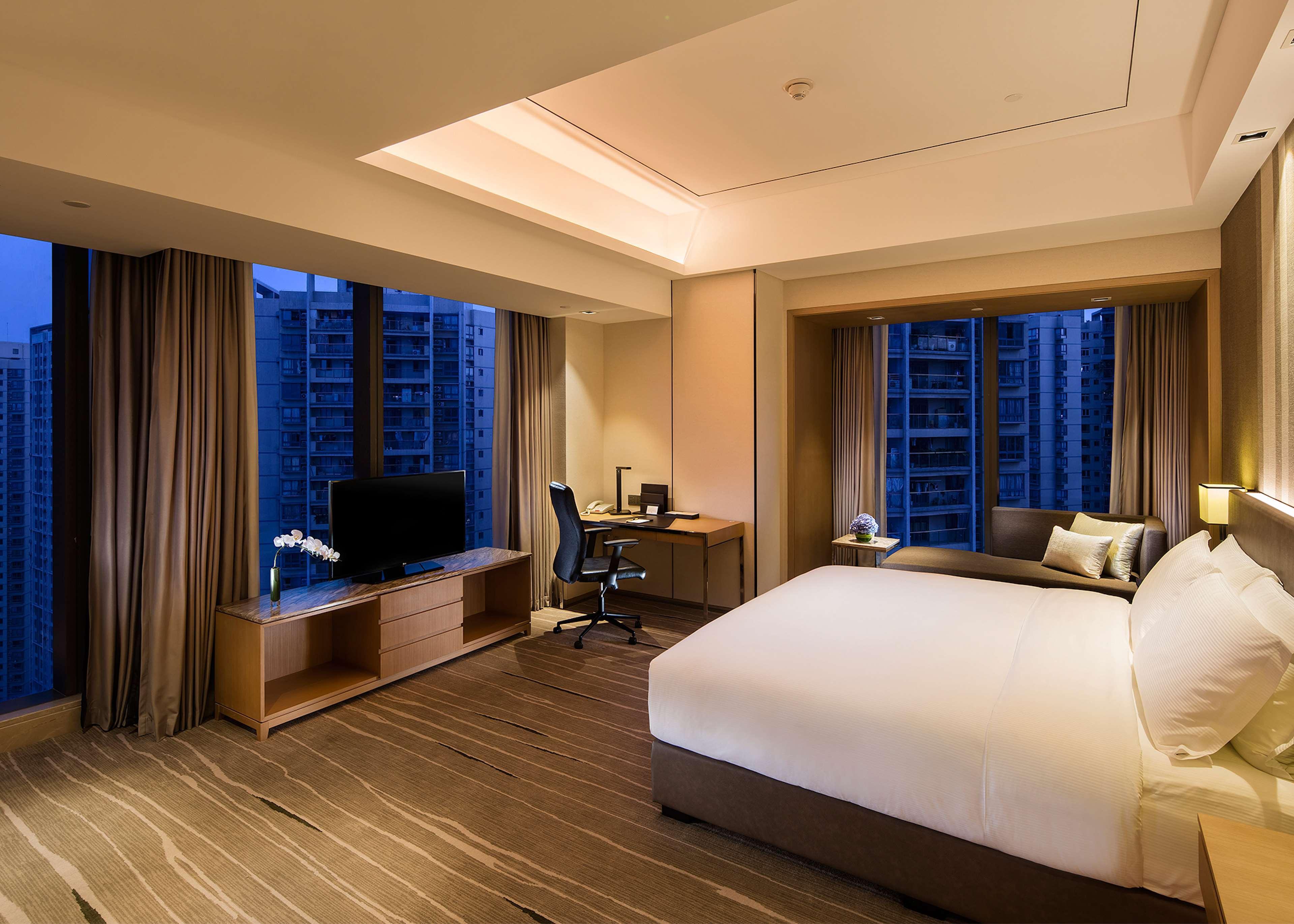 Doubletree By Hilton Chongqing - Nan'An Hotell Exteriör bild