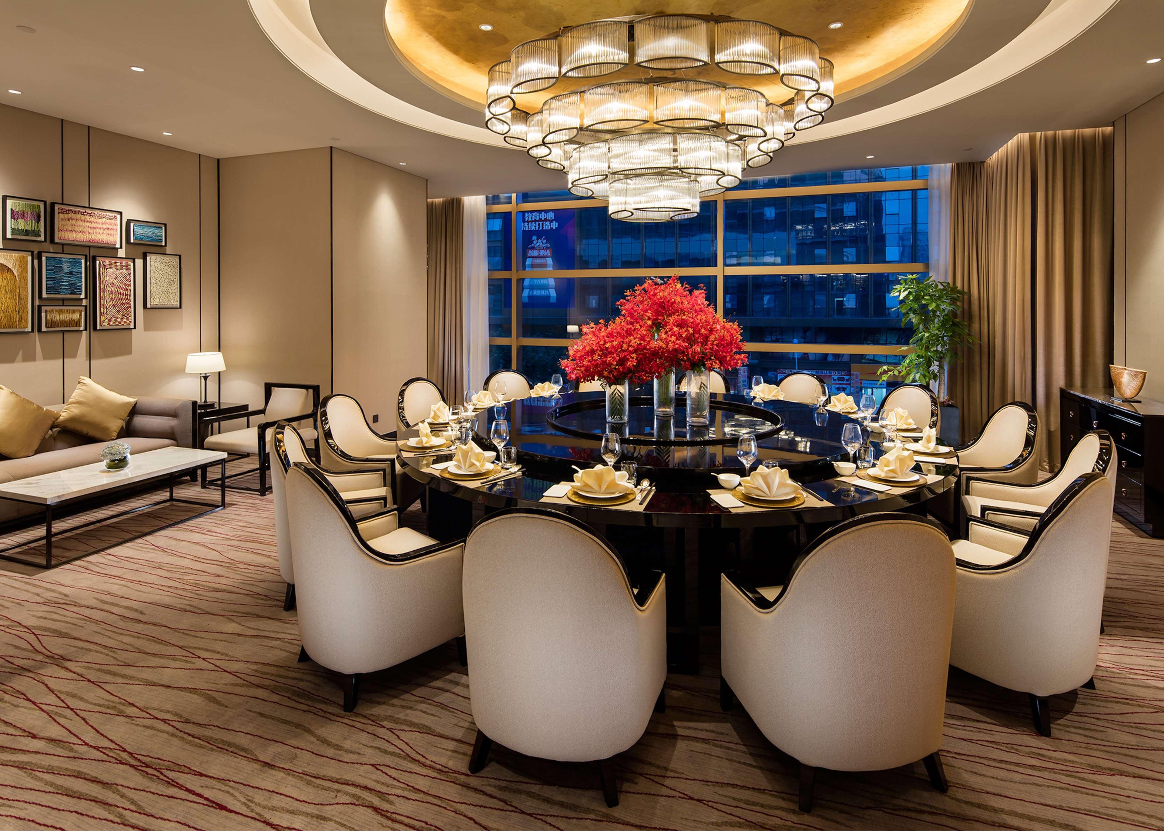 Doubletree By Hilton Chongqing - Nan'An Hotell Exteriör bild
