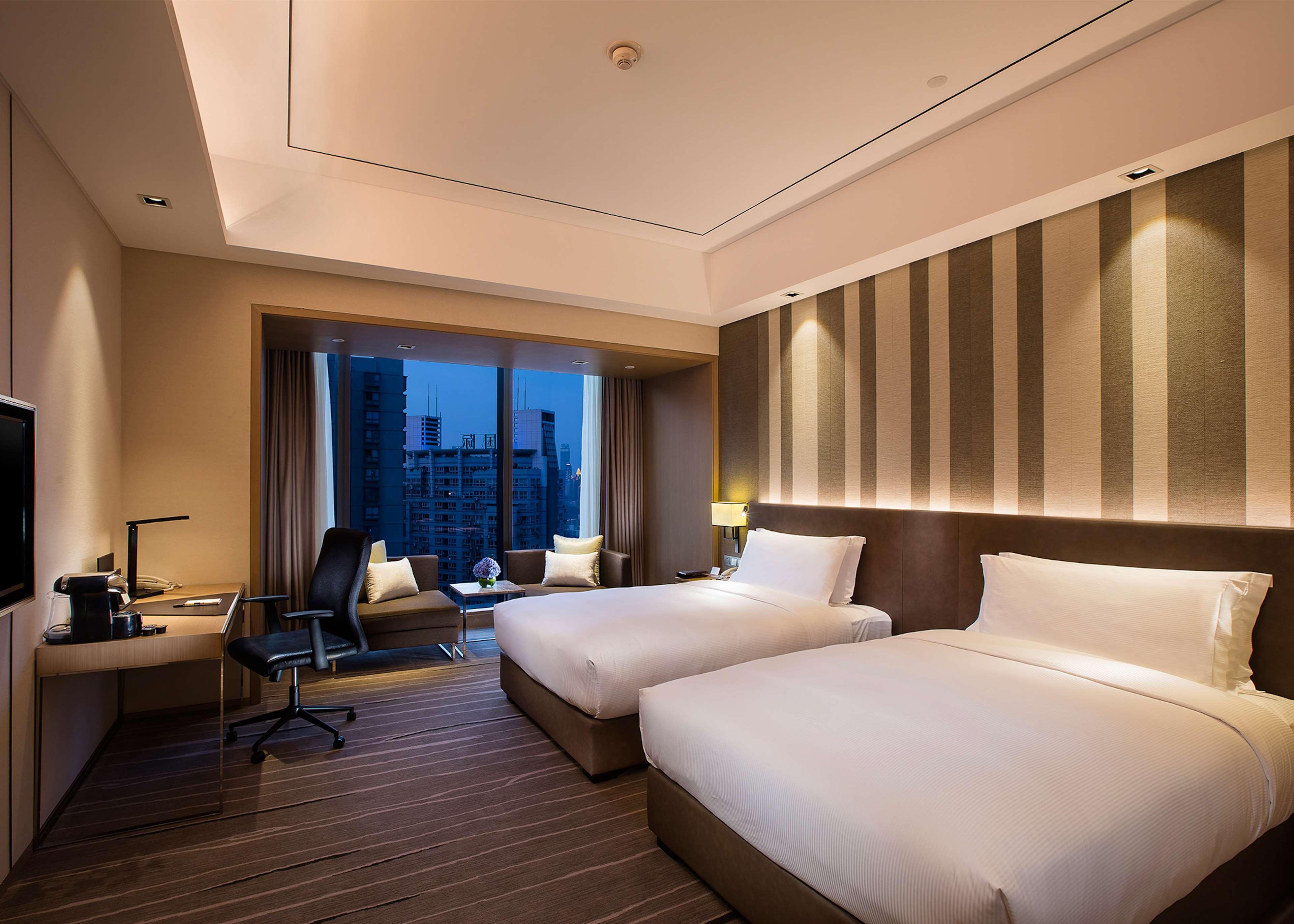 Doubletree By Hilton Chongqing - Nan'An Hotell Exteriör bild