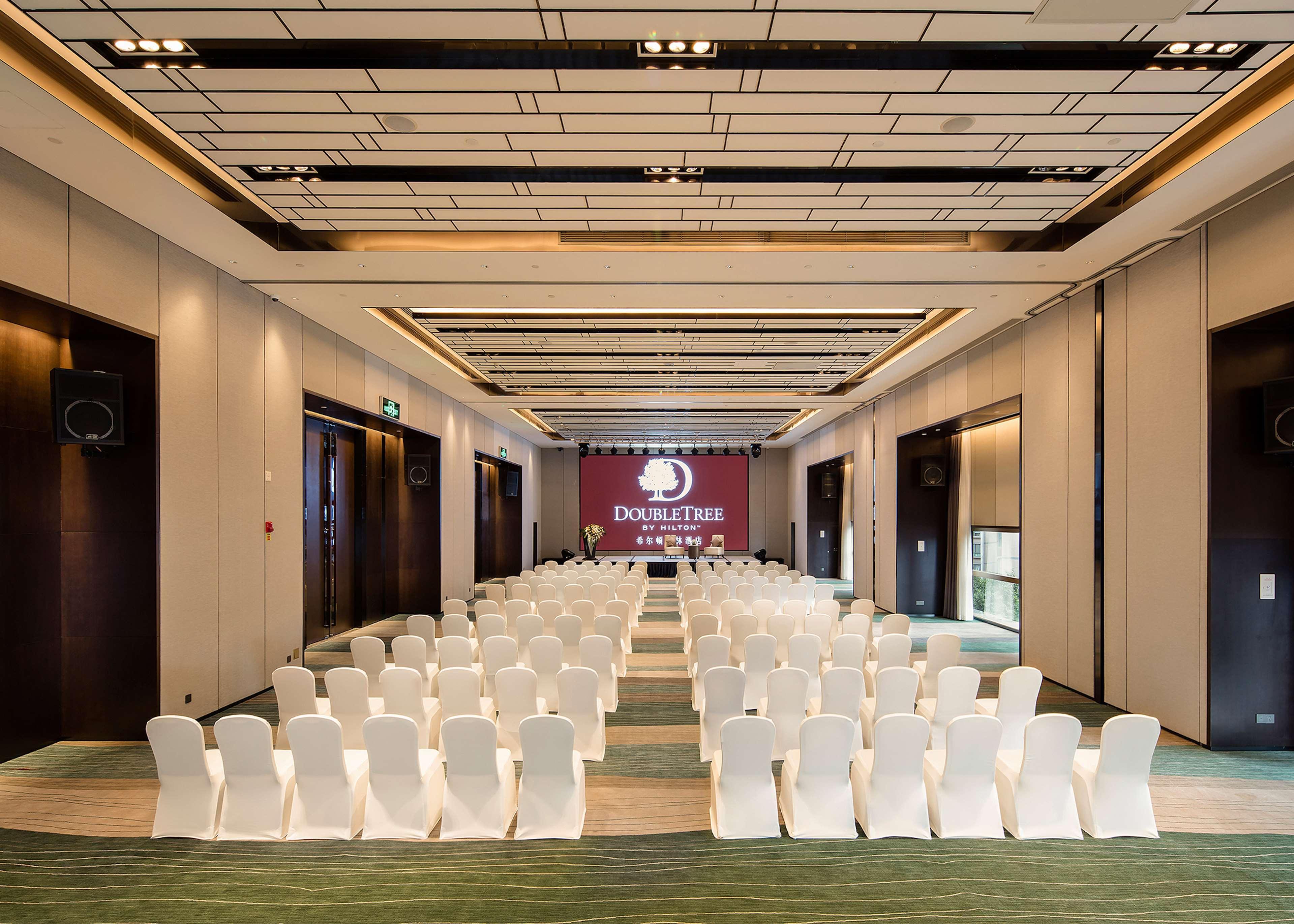 Doubletree By Hilton Chongqing - Nan'An Hotell Exteriör bild
