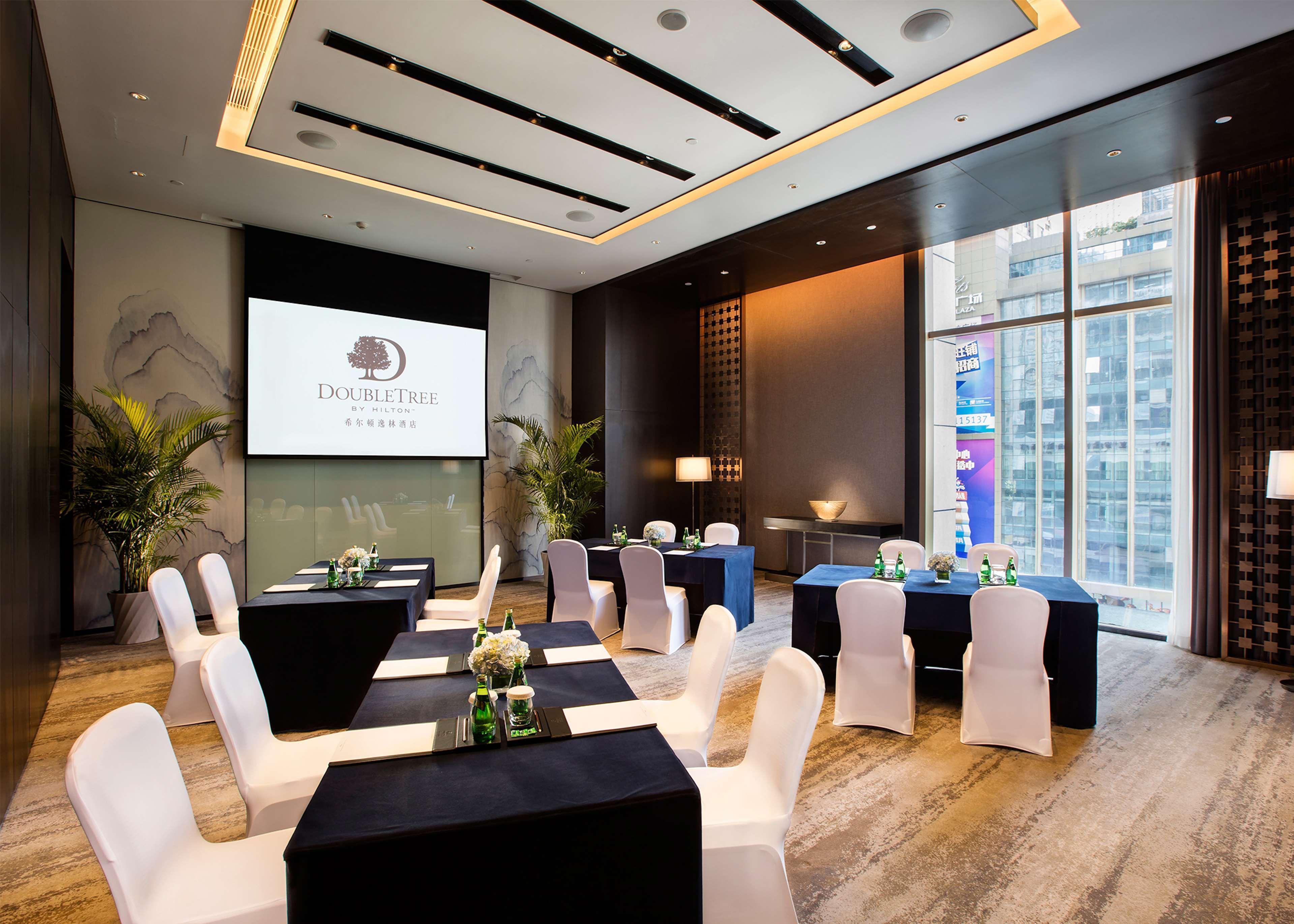 Doubletree By Hilton Chongqing - Nan'An Hotell Exteriör bild