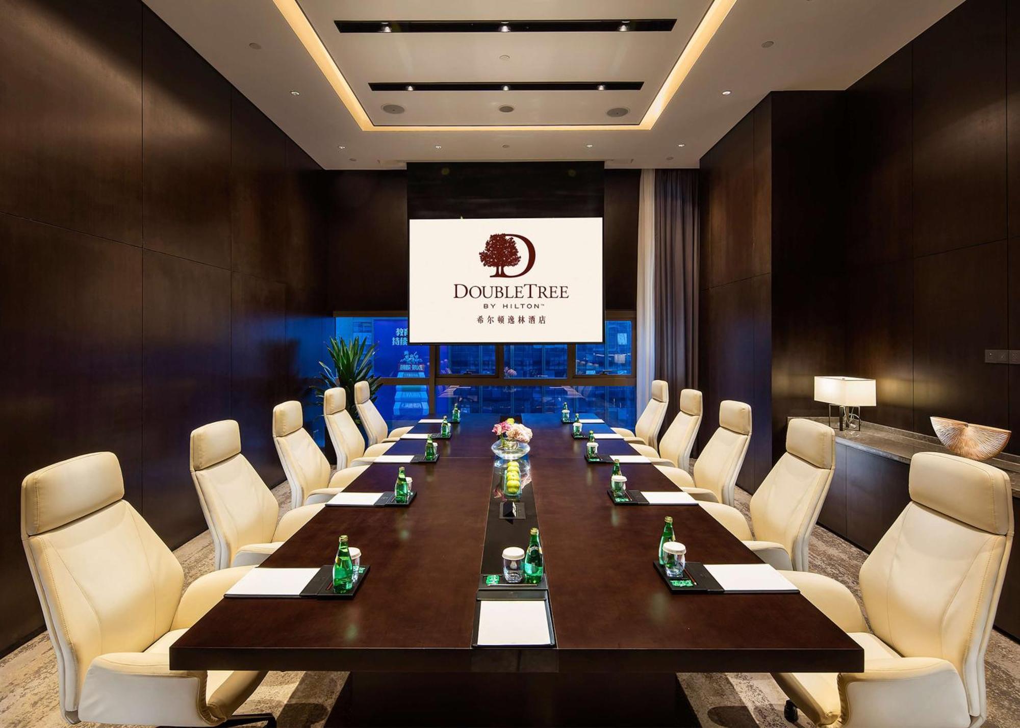 Doubletree By Hilton Chongqing - Nan'An Hotell Exteriör bild