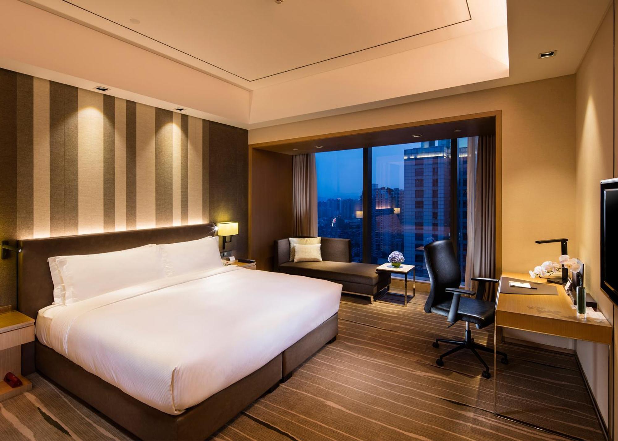 Doubletree By Hilton Chongqing - Nan'An Hotell Exteriör bild